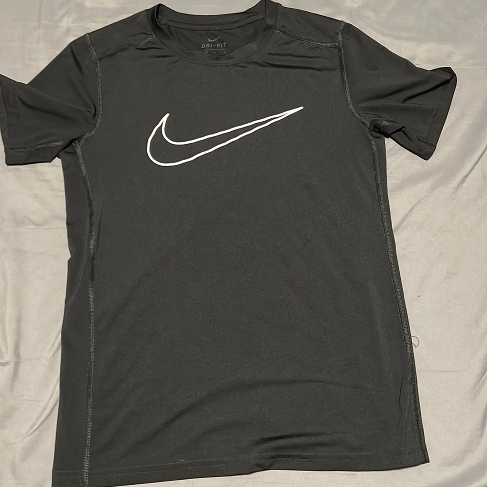 Nike black youth t-shirt